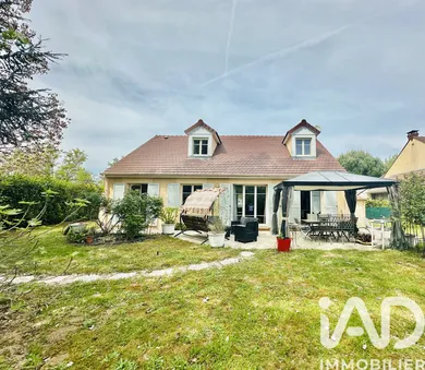 Maison traditionnelle à Saint-Arnoult-en-Yvelines (78730)