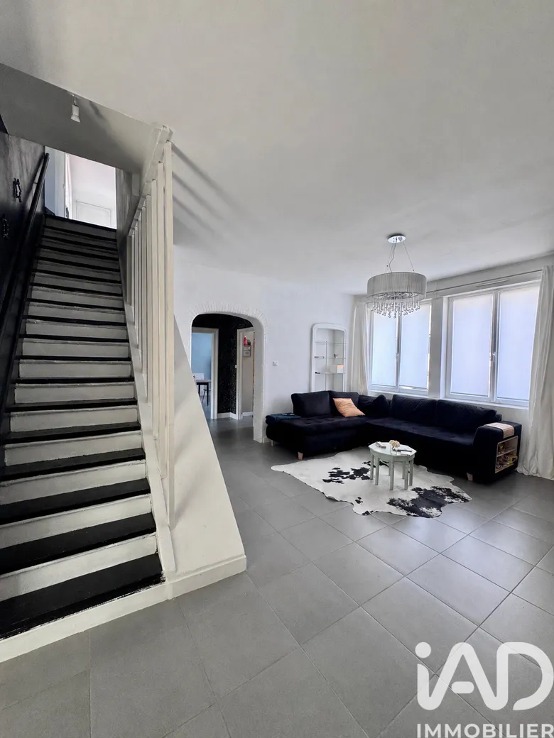 Maison 6 pièces 182 m² · à Guesnain · 182 m² · 210 000 €