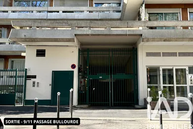 Parking à Paris (75011)