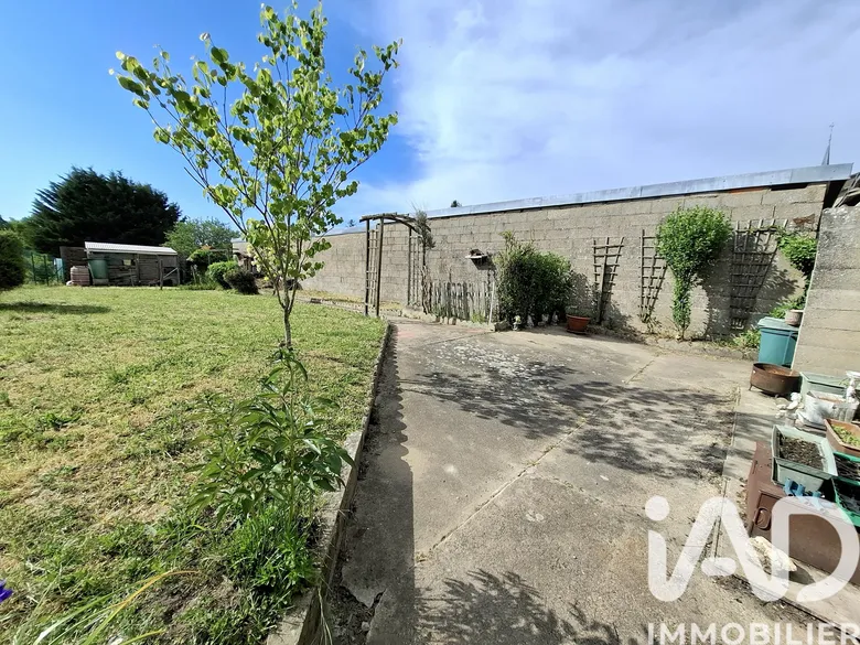Maison 3 pièces 83 m² · à Chevillé · 82,8 m² · 69 500 €