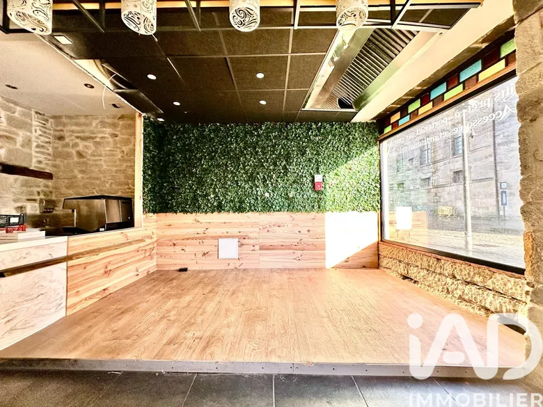 Local commercial 84 m² · à Quimper · 83,5 m² · 421 600 €