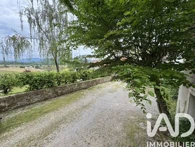 Appartement à Saint-Genix-les-Villages (73240)