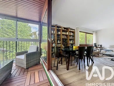 Apartment in Le Chesnay (78150)