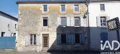 Village house in Val-du-Mignon (79210)