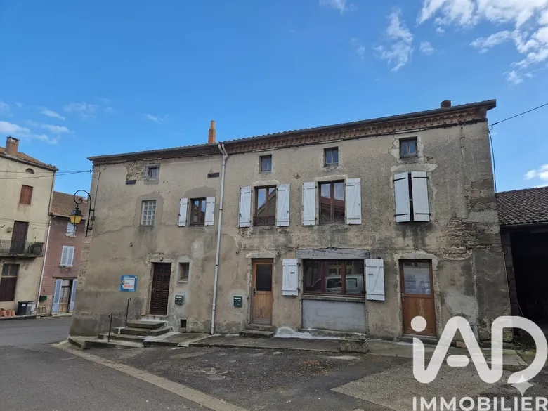 Immeuble 3 pièces 207 m² · à Le Vernet-Chaméane · 207 m² · 119 500 €