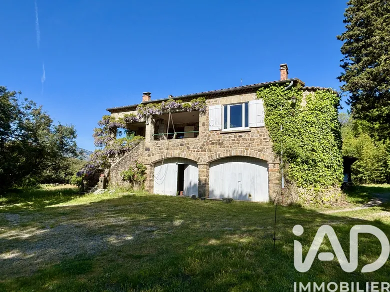 Maison 12 pièces 250 m² · à Jaujac · 250 m² · 640 000 €