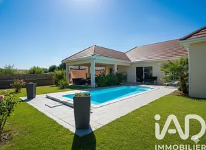 Architectural house in Estivareilles (03190)