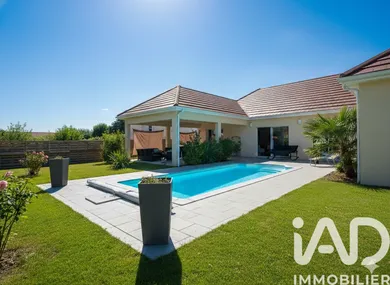 Maison d'architecte à Estivareilles (03190)