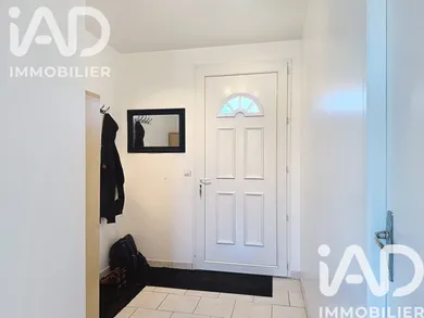 Pavillon à Douchy (45220)