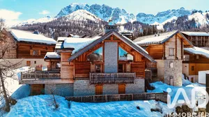 Cottage in Vars (05560)