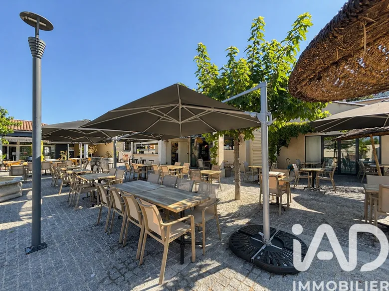 Local commercial 250 m² · à Grignan · 250 m² · 250 000 €