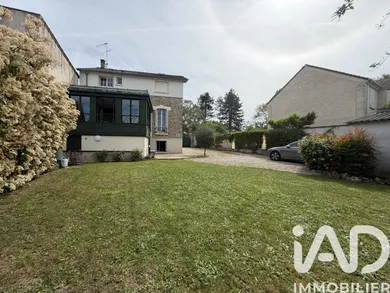 Maison traditionnelle à Saint-Germain-en-Laye (78100)