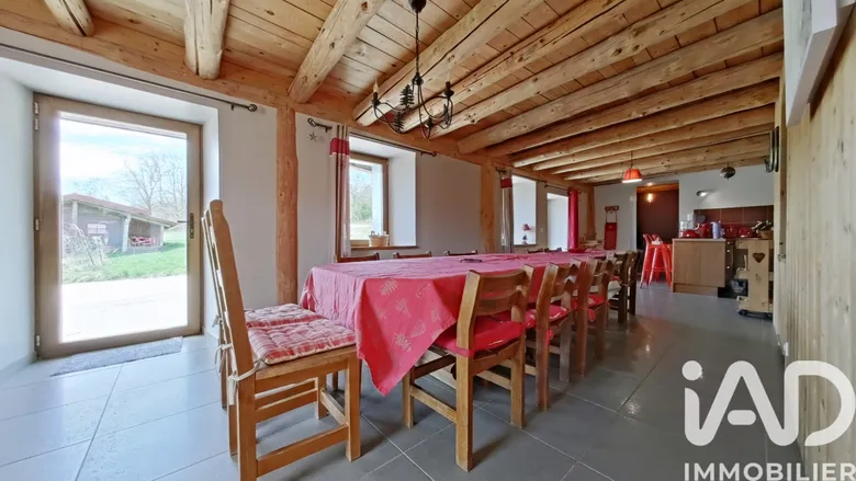 Maison 7 pièces 189 m² · à Saint-Claude · 189 m² · 243 800 €