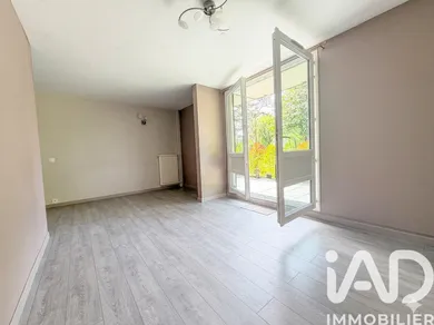 Apartment in Palaiseau (91120)