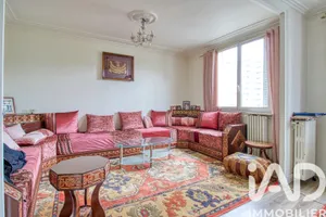 Apartment in Paris (75017)