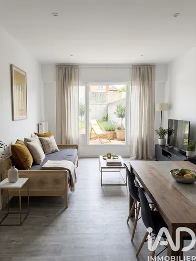 Apartment in Pantin (93500)