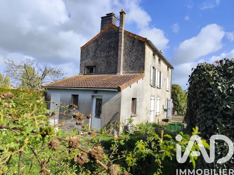 Maison 4 pièces 92 m² · à Vernoux-en-Gâtine · 92 m² · 49 900 €