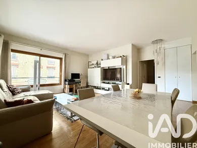 Apartment in Courbevoie (92400)