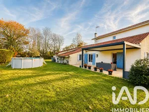 House in Saint-Mariens (33620)