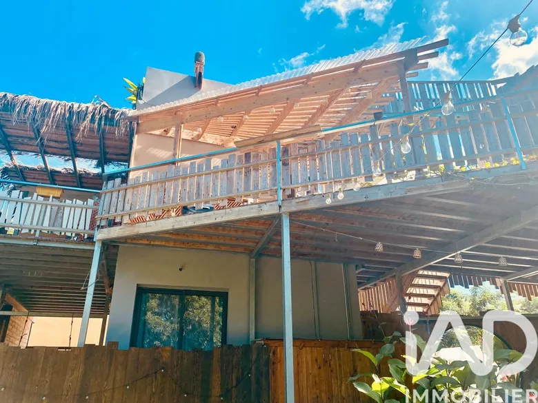 Maison 12 pièces 163 m² · à L'Étang-Salé · 163 m² · 987 000 €