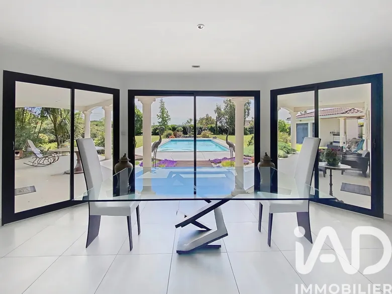 Maison 6 pièces 243 m² · à Bretx · 243 m² · 799 000 €
