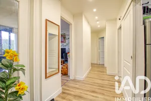 Apartment in Paris (75017)