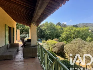 Maison traditionnelle à La Garde-Freinet (83680)