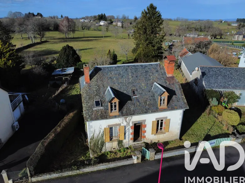 Maison 6 pièces 94 m² · à Ally · 94 m² · 49 000 €