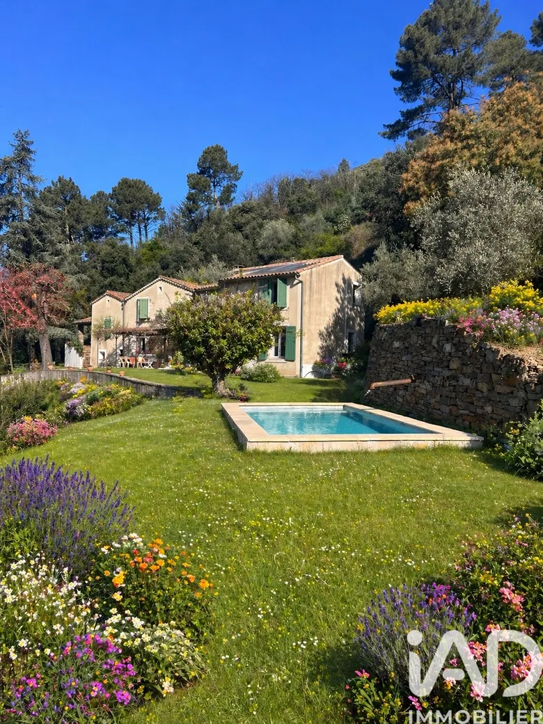 Maison 4 pièces 199 m² · à Sumène · 199 m² · 450 000 €