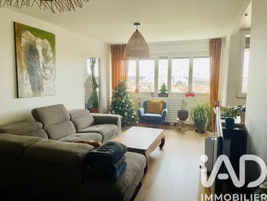 Apartment in Les Clayes-sous-Bois (78340)