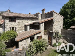 Maison de campagne à La Souche (07380)