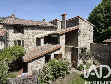 Maison de campagne à La Souche (07380)