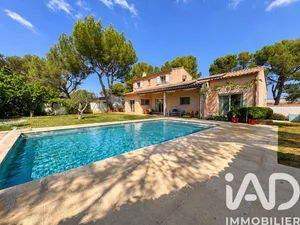 House in Villeneuve-lès-Avignon (30400)