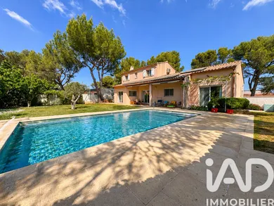 House in Villeneuve-lès-Avignon (30400)