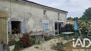 Village house in Les Gours (16140)