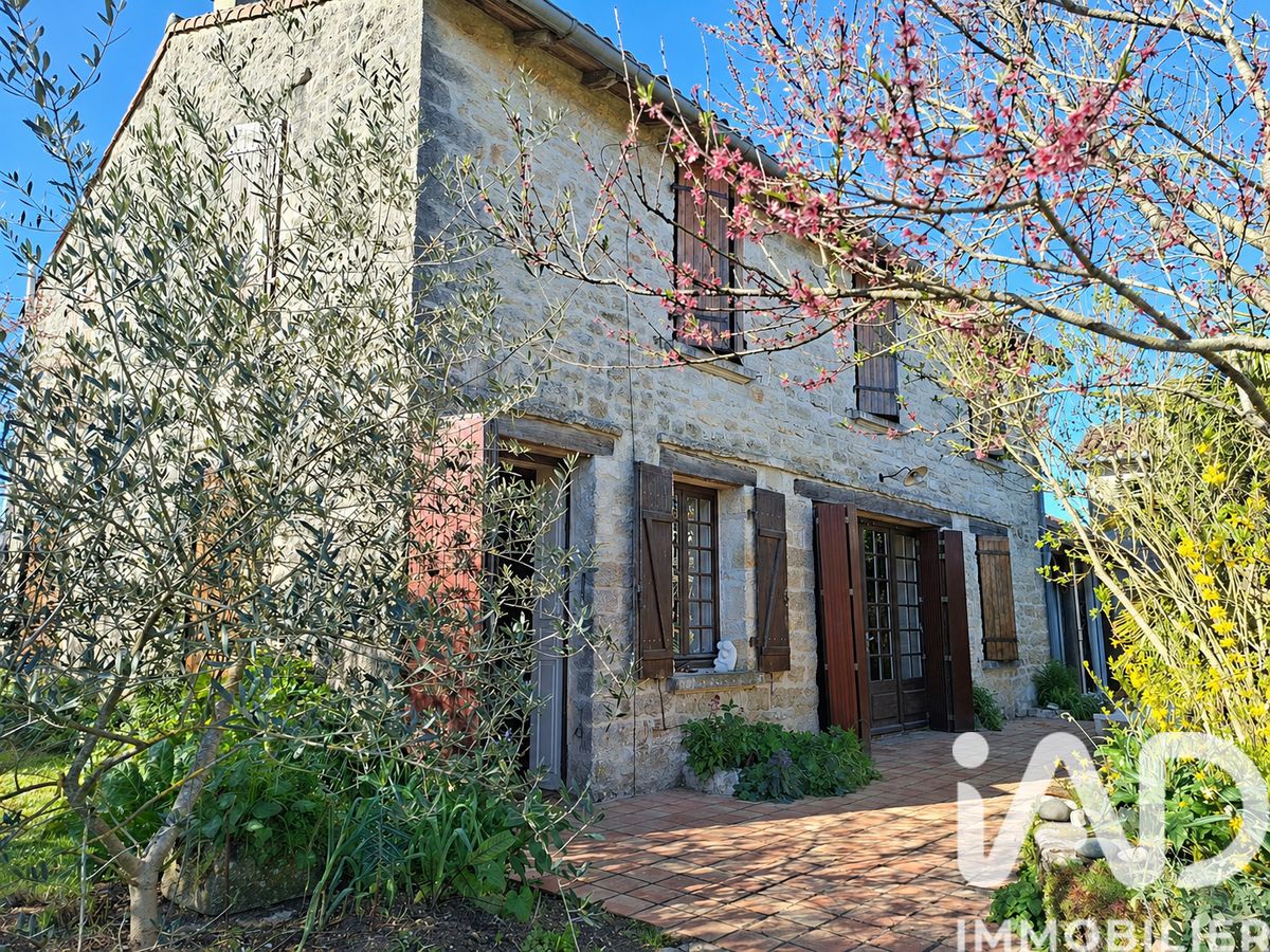 Vente maison à Nanclars (16230) : maison de campagne 17 pièces 340 m²