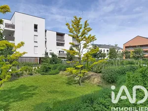 Apartment in Bondoufle (91070)