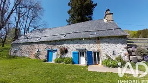 Traditional house in Égliseneuve-d'Entraigues (63850)