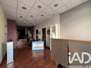 Murs commerciaux  à Doué-en-Anjou (49700)