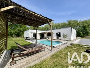 House in Saint-Médard-d'Eyrans (33650)