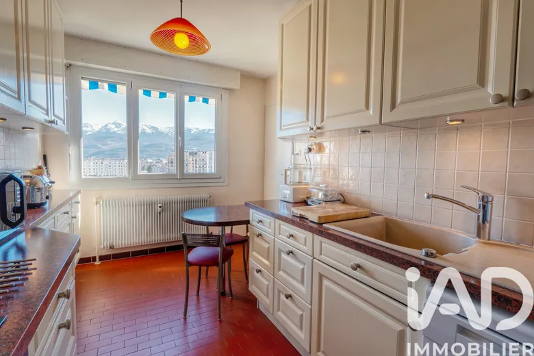 Appartement 5 pièces 123 m² · à Grenoble · 123,4 m² · 239 000 €