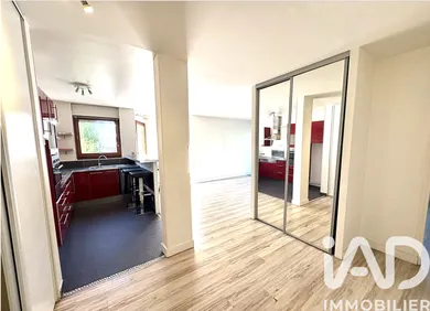 Apartment in Le Chesnay (78150)
