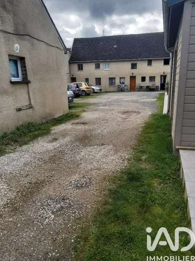 Immeuble à Cerisiers (89320)
