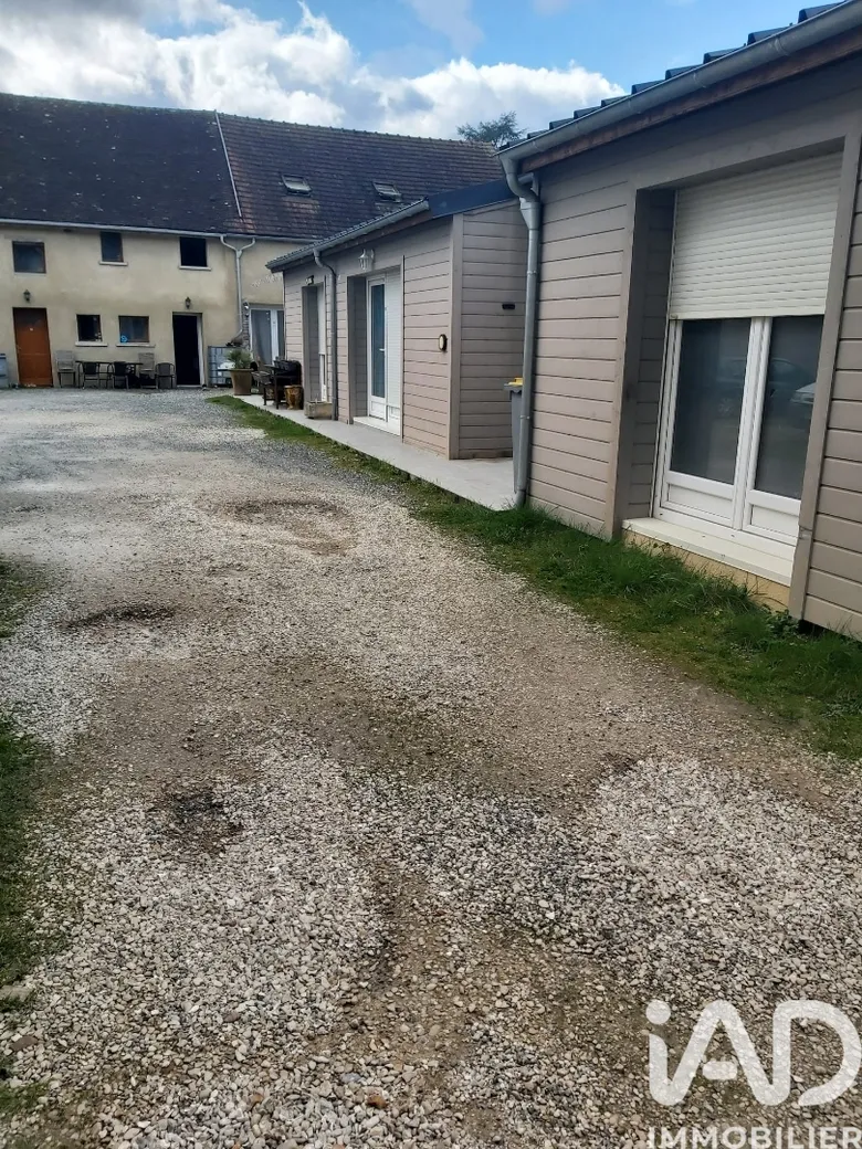 Immeuble 641 m² · à Cerisiers · 641 m² · 680 000 €