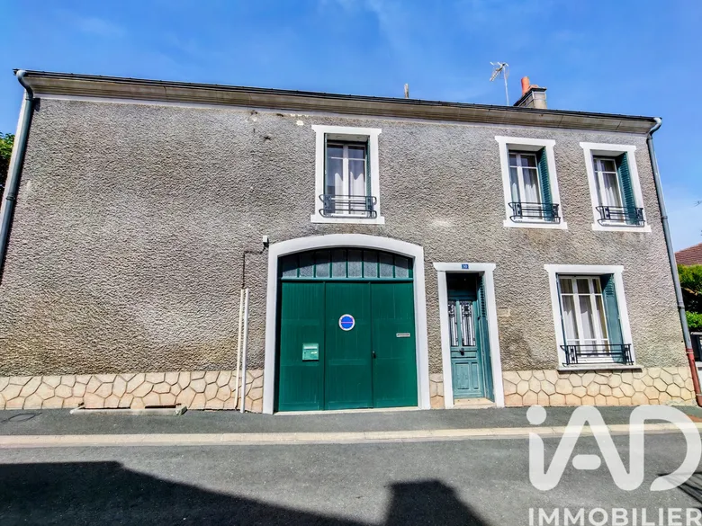 Maison 5 pièces 101 m² · à Châteaumeillant · 101 m² · 64 900 €