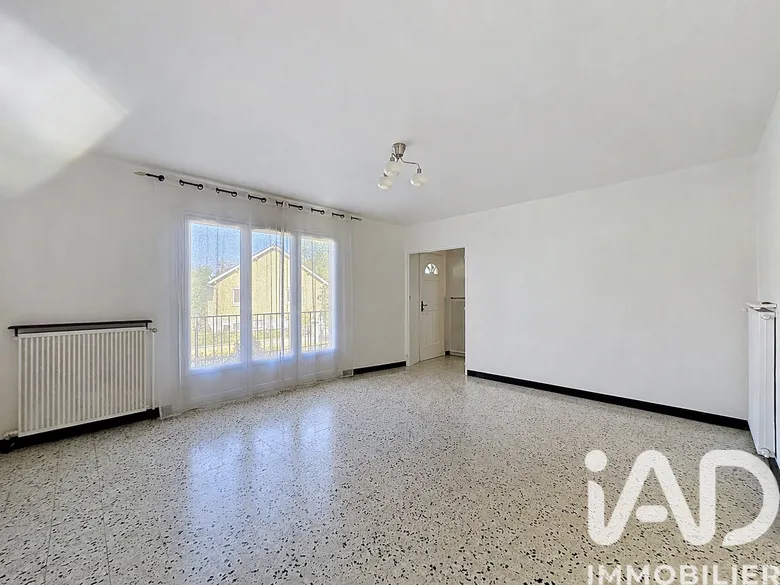 Maison 6 pièces 140 m² · à Bonnard · 140 m² · 180 000 €