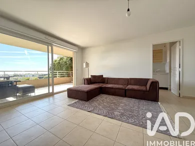 Appartement à Saint-Laurent-du-Var (06700)