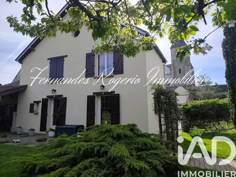 Maison 7 pièces 183 m² · à Briarres-sur-Essonne · 183 m² · 239 990 €