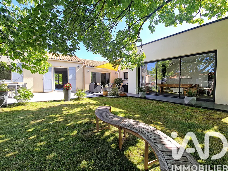 Maison 8 pièces 214 m² · à Divatte-sur-Loire · 214 m² · 520 000 €