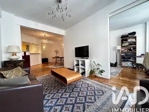 Apartment in Paris (75016)